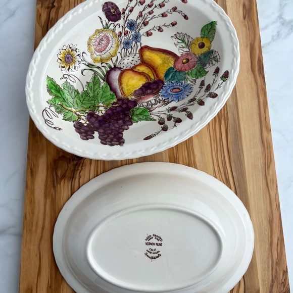 Vintage Vernon Kilns Hand Painted 9.5 x 7.25 inch serving bowls - single - Picture 3 of 5